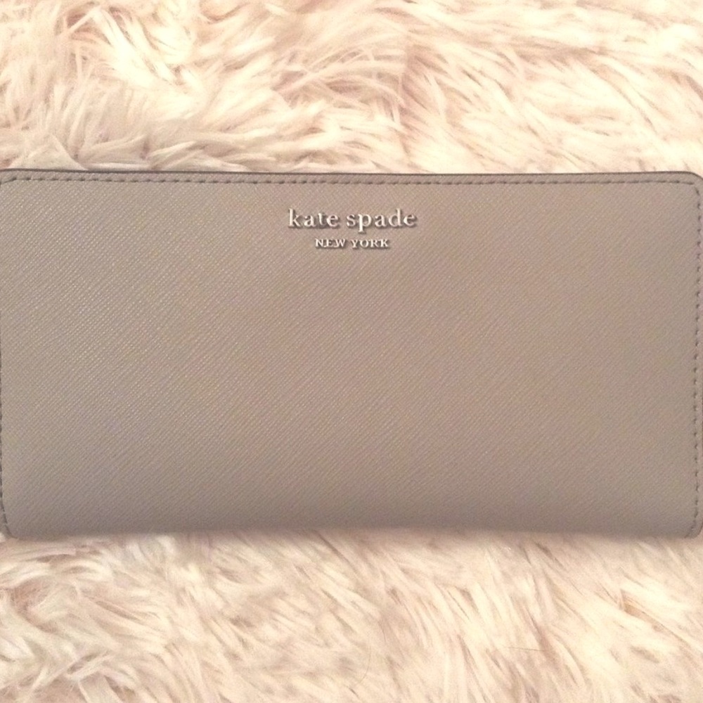 NWT Kate Spade New York Large Slim Bifold Wallet